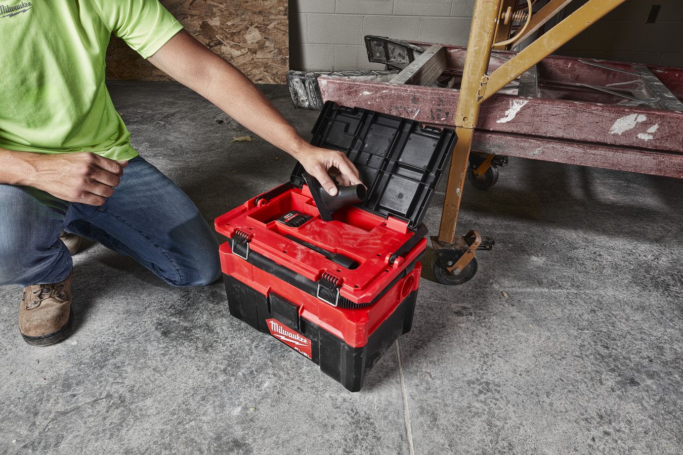 Milwaukee - Packout Akku-Nass- und Trockensauger M18 FUEL (M18 FPOVCL-0)